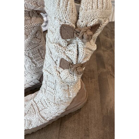 Ugg, Kalla Sock Creme Button Cozy Knit Argyle, Size 10 - Picture 2 of 7